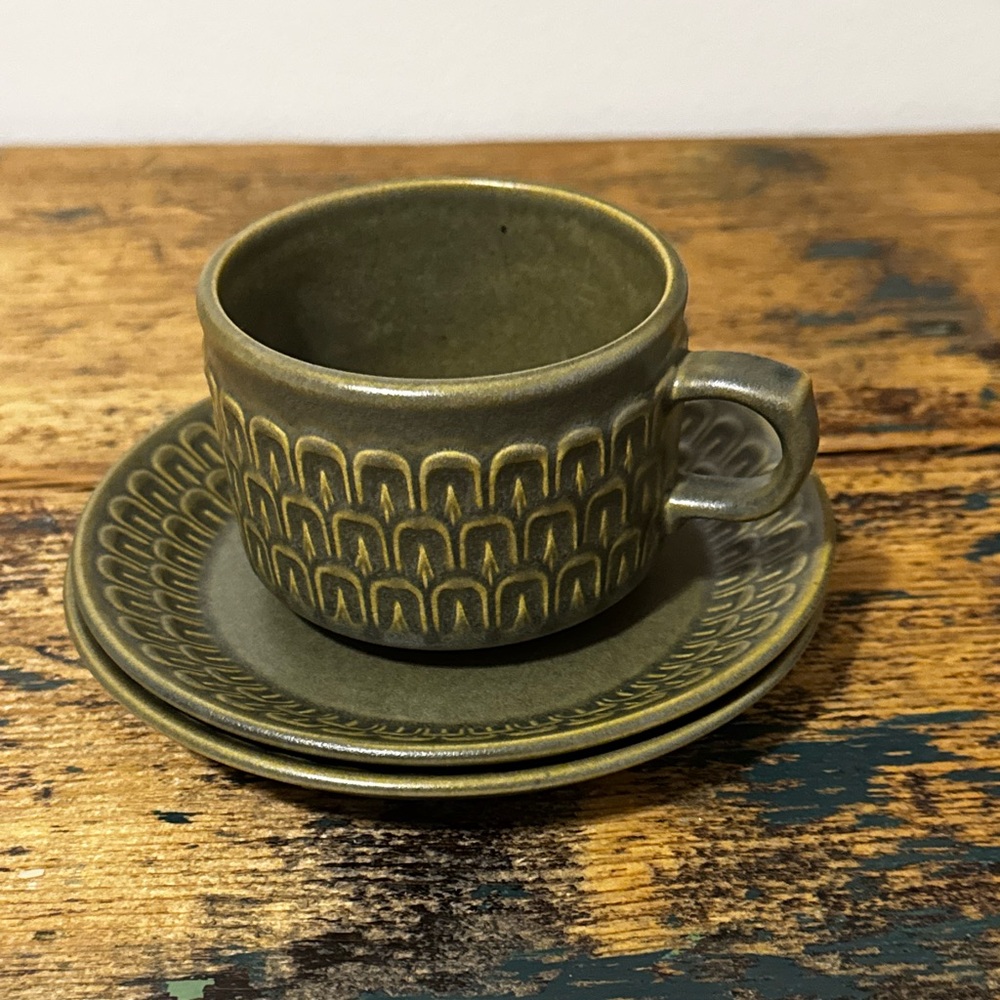 Wedgwood Cambrian Olive Green stoneware cup and saucers - Picture 3 of 6